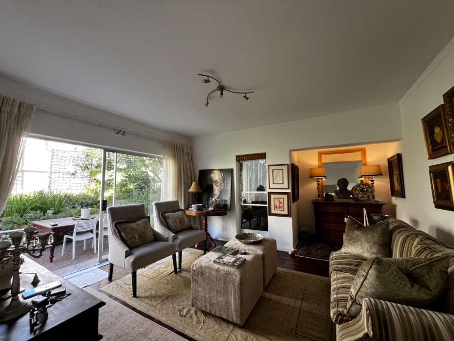 To Let 1 Bedroom Property for Rent in Sea Point Western Cape